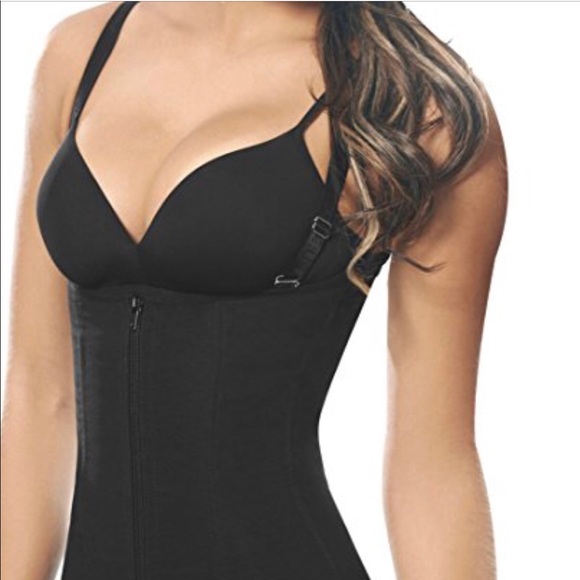 Ann Chery Other - 🎉 🎉Power net Zip & Hook vest